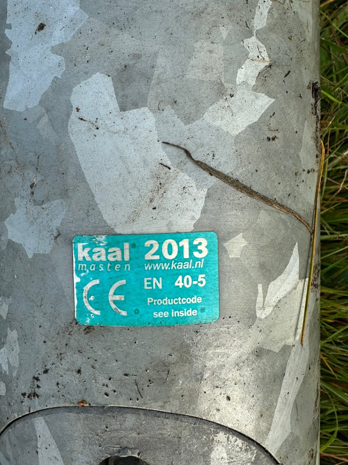 2 nieuwe verzinkte lichtmasten / lantaarnpalen – 10,75 meter, Ophalen, Minder dan 50 watt, Rvs, Netvoeding