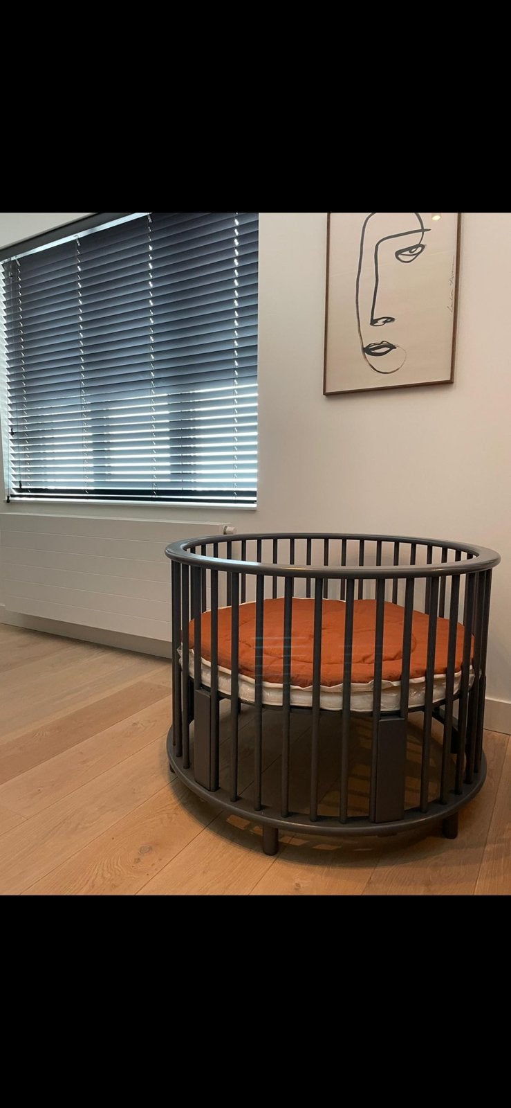Bopita Box Rondo Deep Grey + Bopita rond boxmatras, Ophalen, Zo goed als nieuw, Rond, Wieltjes