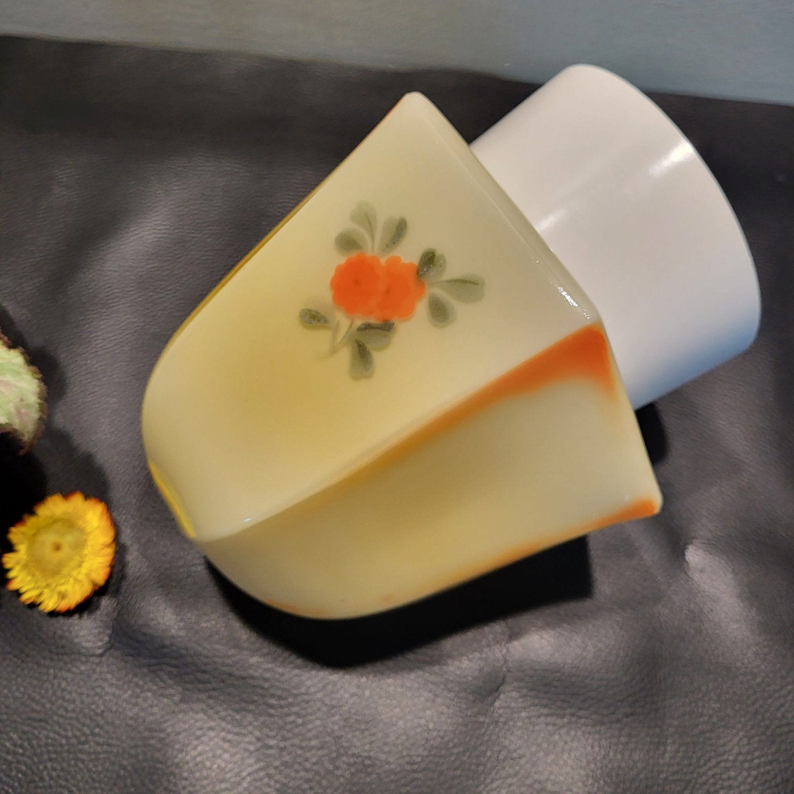 Art Deco Thabur Opaalglas plafondlamp met Bloemen, Antiek en Kunst, Antiek | Lampen, Ophalen of Verzenden