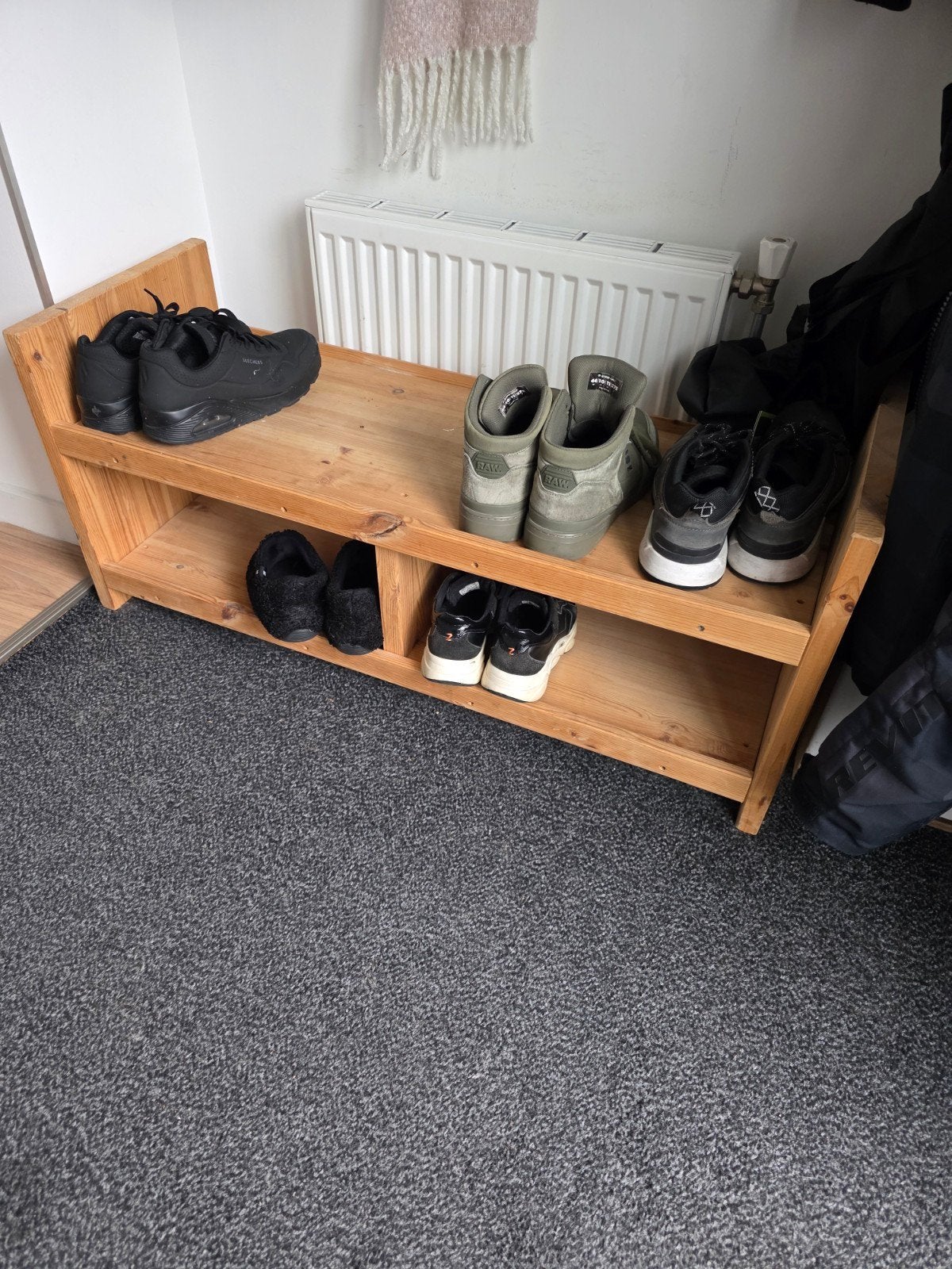 Houten schoenenbankje / schoenenrek, Ophalen, Gebruikt