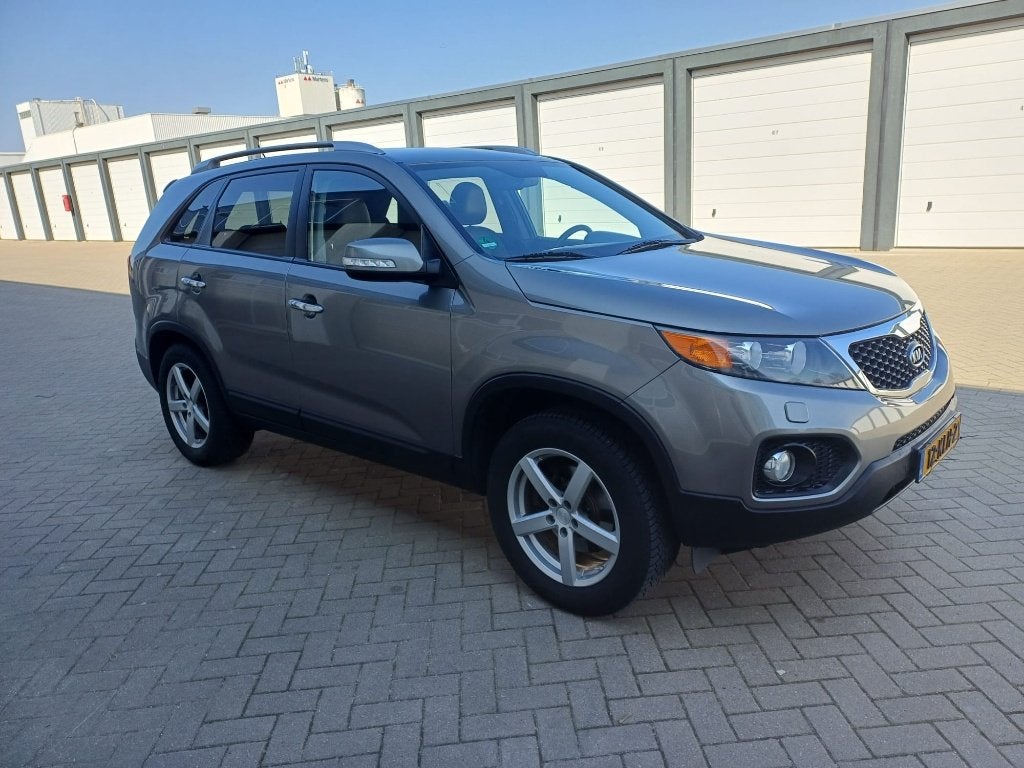Kia Sorento 2.4 2WD 5 P Grijs  Voorwiel, Voorwielaandrijving, Euro 5, 1610 kg, 2000 kg