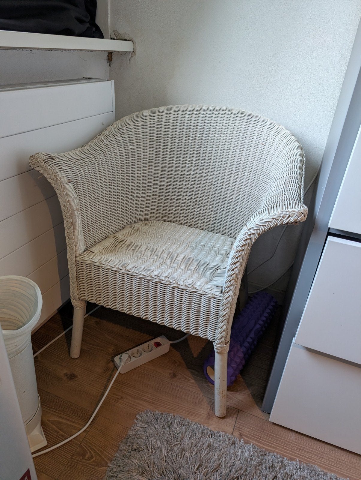 Witte rieten stoel - Comfortabel en stijlvol, Gebruikt, Wit, Riet of Rotan, Eén