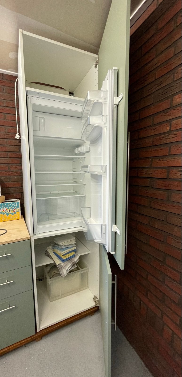 Siemens inbouw koelkast met vriezer + Metod IKEA kast, Ophalen, 200 liter of meer, 160 cm of meer, Zo goed als nieuw