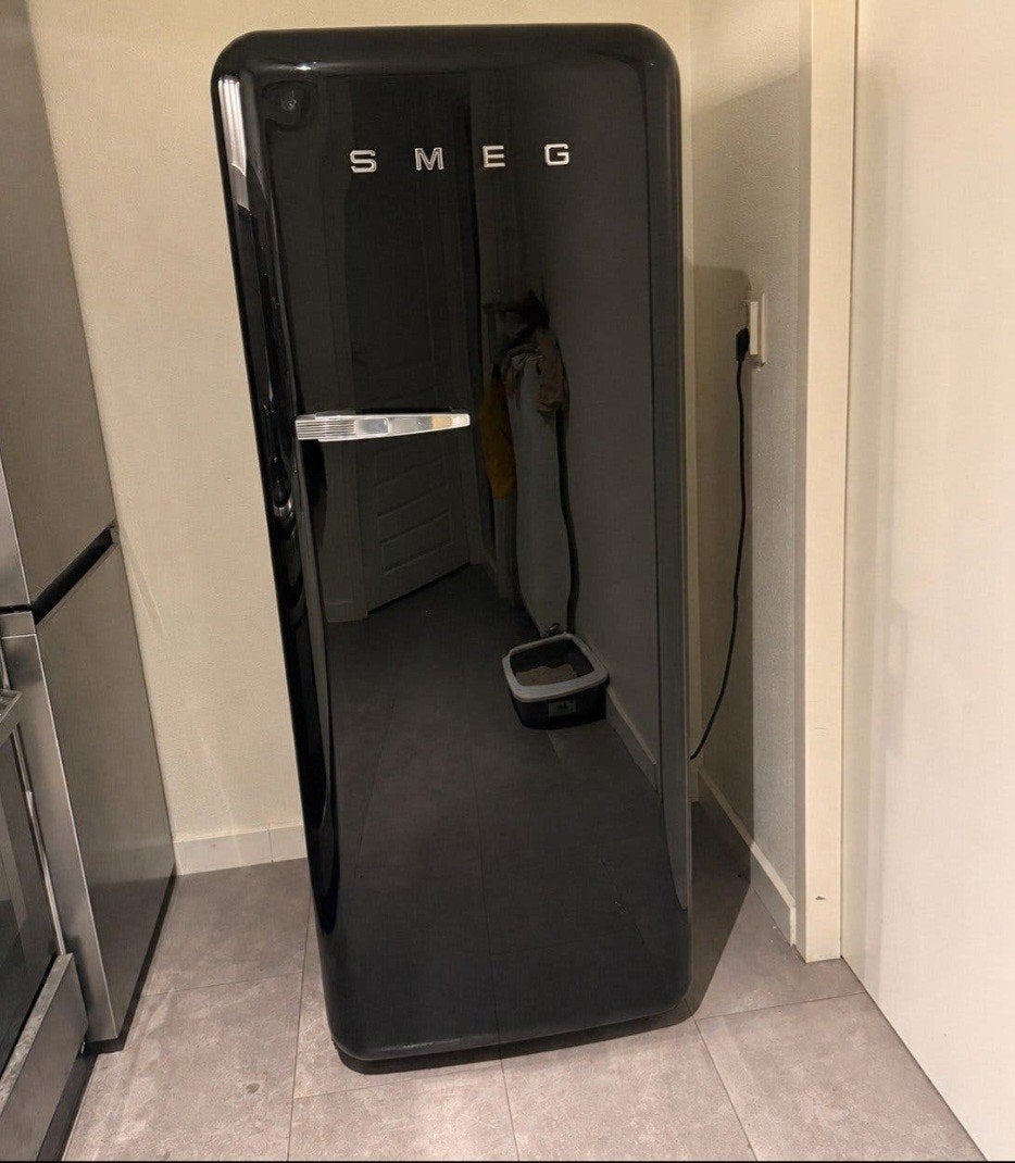 Smeg FAB28RBL5 Koelkast met vriesvak - Zwart, Ophalen, 200 liter of meer, 60 cm of meer, Zo goed als nieuw