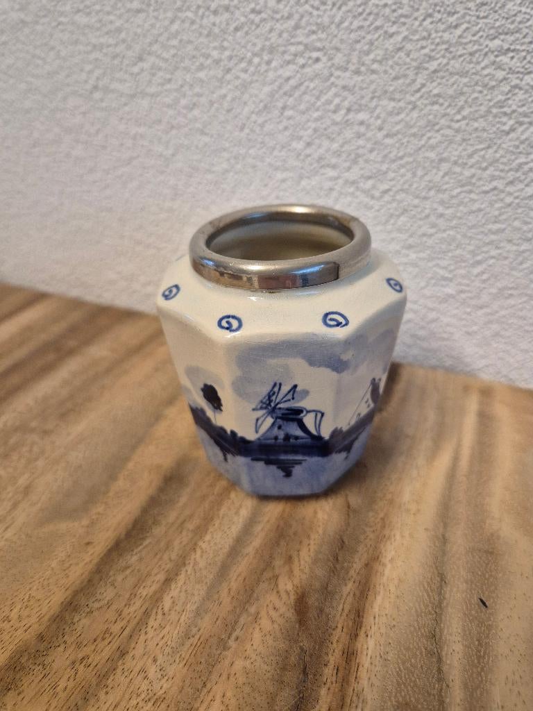 Delfts Blauw Vaasje met Zilveren Rand, Antiek en Kunst, Ophalen of Verzenden