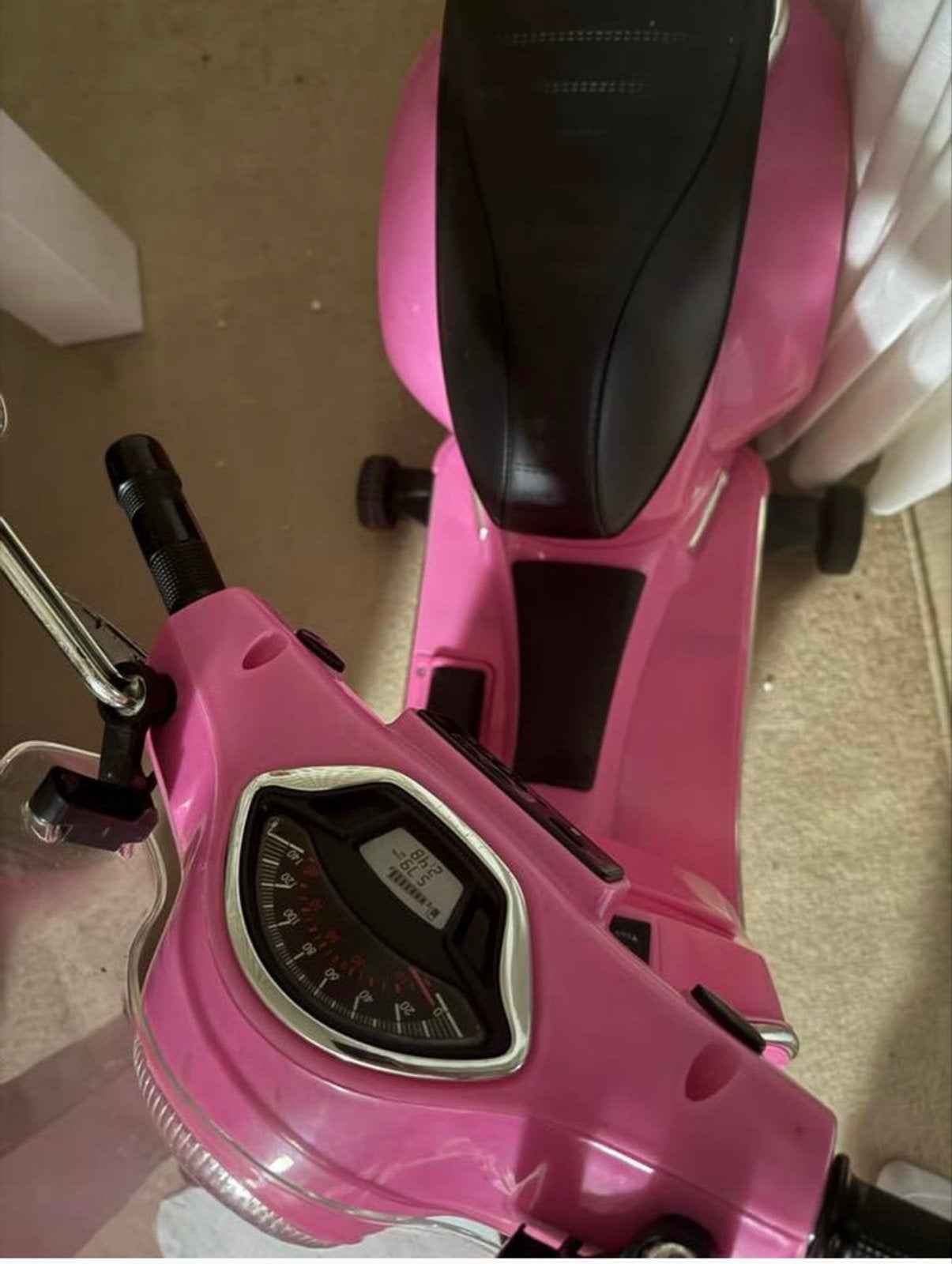Roze elektrische kinderscooter Vespa, Ophalen of Verzenden, Gebruikt, Overige typen