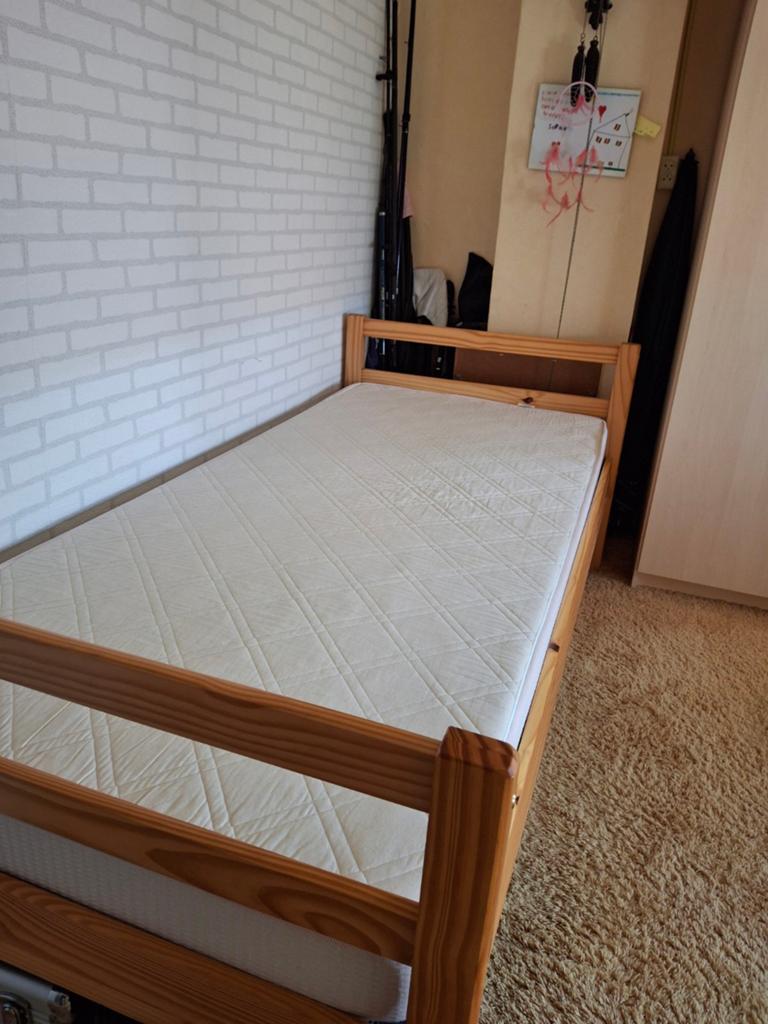 Grenen Seniorenbed 90x200 cm  matras Comfortabel en Stevig, Ophalen, Gebruikt, 90 cm, Eenpersoons