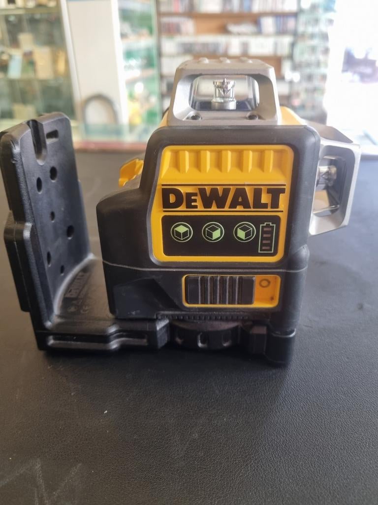 DeWalt DCE089D1G Groene Kruislijnlaser met 12V XR Accu, Doe-het-zelf en Verbouw, Gereedschap | Schuurmachines, Ophalen, European Headquarters, 210 Bath Road, Slough, Berkshire, SL1 3YD, United Kingdom
