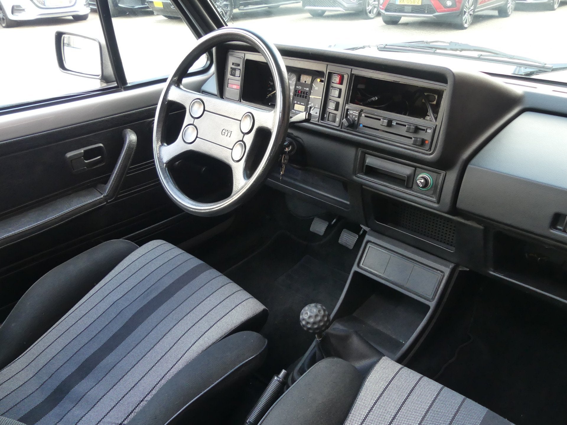 Volkswagen Golf 1.8 GTI (bj 1982), foto 2