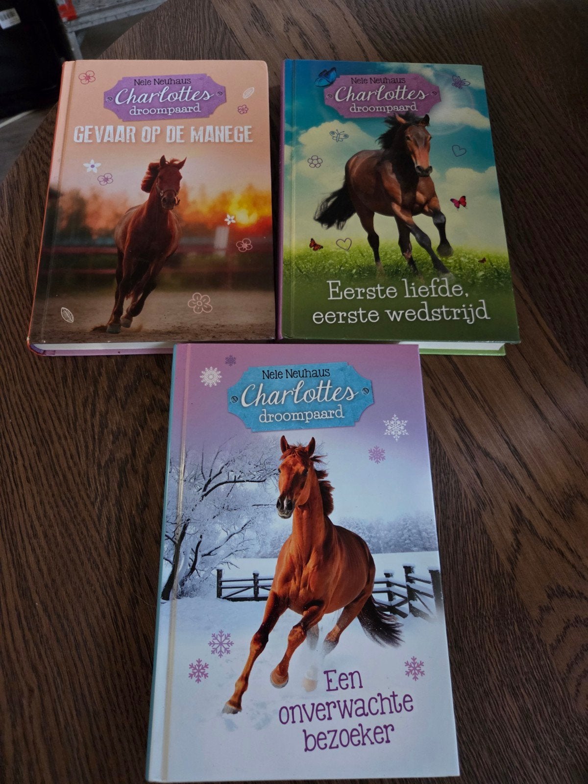 Charlotte's Droompaard Boekenreeks - 3 delen, Boeken, Ophalen, Zo goed als nieuw, Nele Neuhaus, Fictie