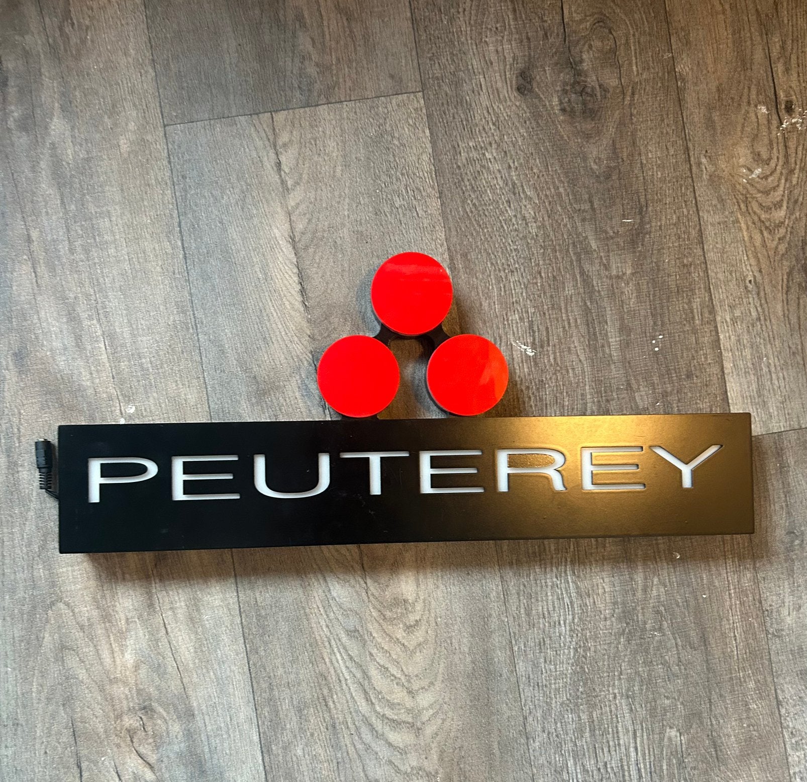 Peuterey lichtbak (winkel display), Ophalen of Verzenden, Zo goed als nieuw, Lichtbak of (neon) lamp