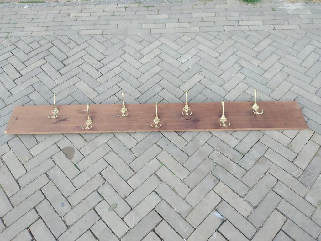 Vintage houten wandkapstok met messing haken, Wandkapstok, Gebruikt, Ophalen of Verzenden, Minder dan 100 cm