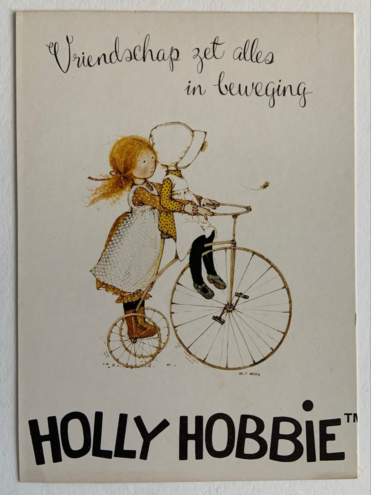 Holly Hobbie ansichtkaart - Vriendschap zet alles in bewegin, Verzenden, 1960 tot 1980, Ongelopen