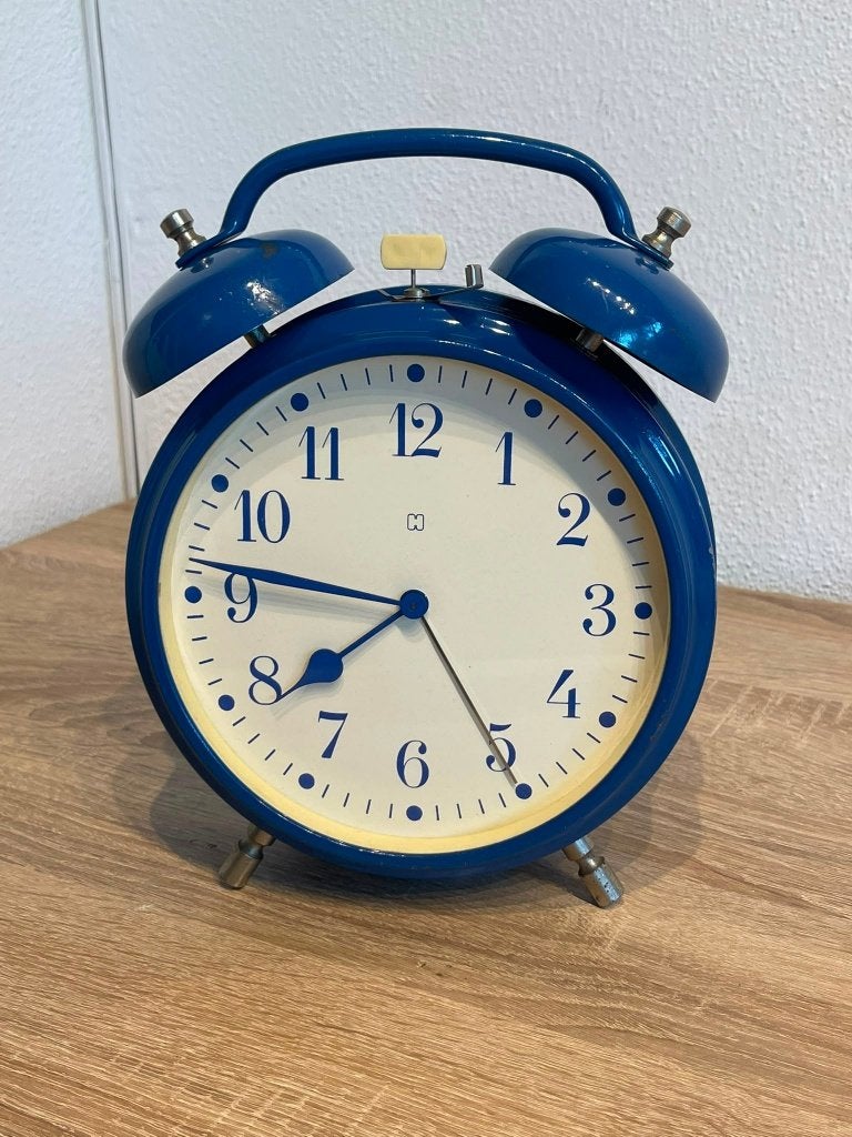 Vintage HEMA Xxl mechanische bellenwekker ca. 24 cm – blauw, Ophalen of Verzenden, Huis en Inrichting