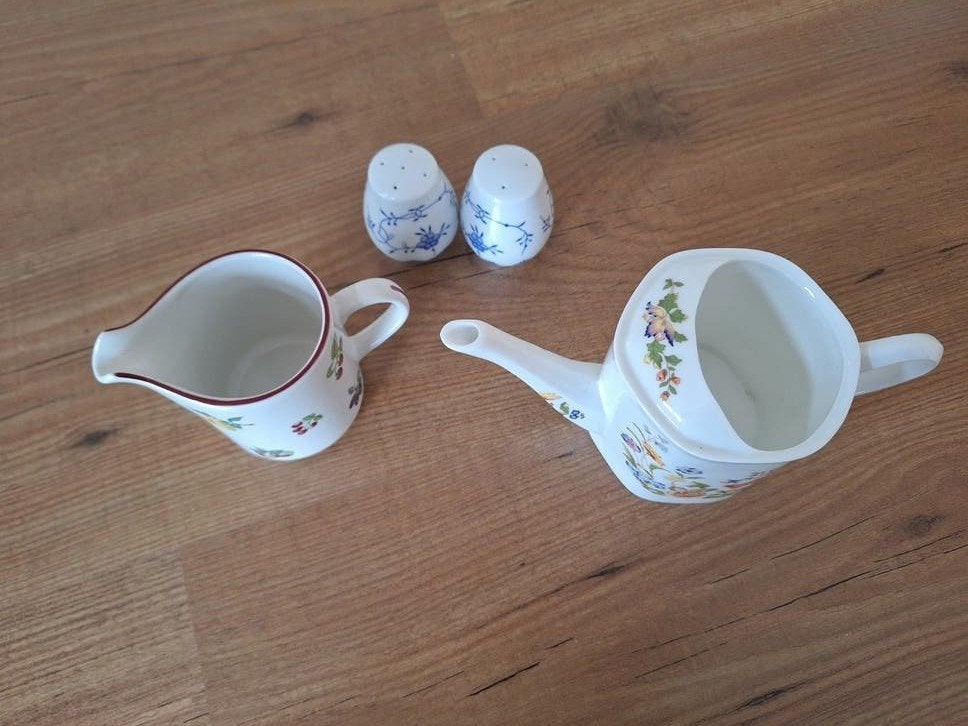 Servies oude stijl (Aynsley Cottage Garden), Ophalen