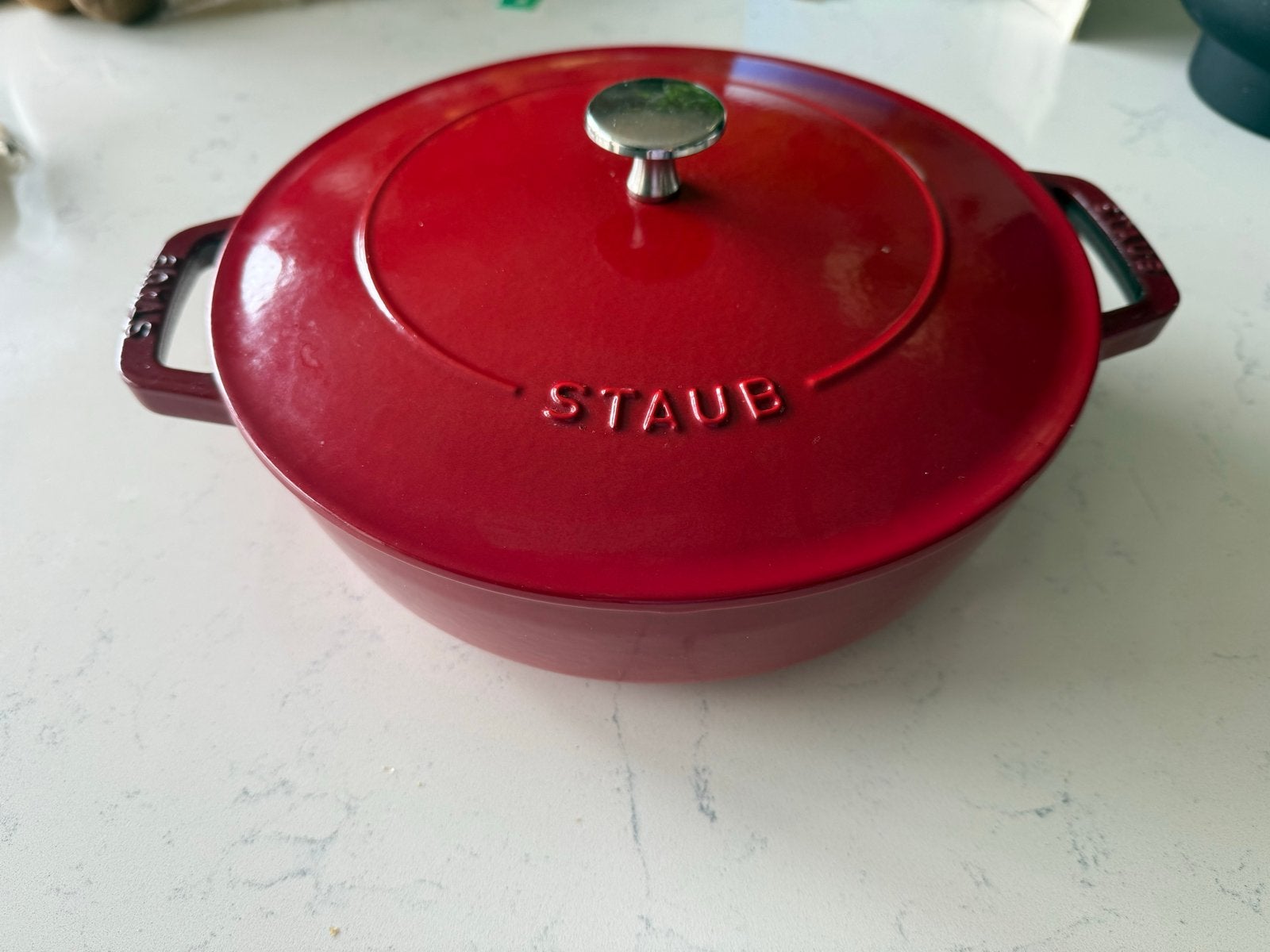 Staub Gietijzeren Braadpan 24cm - Rood, Ophalen of Verzenden, Gebruikt, Gietijzer
