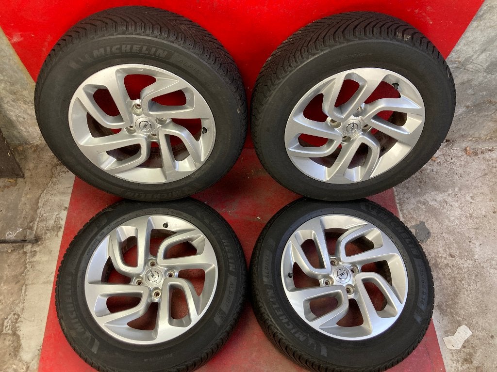 Winterbanden Opel Crossland X / Crossland 205/60R16, Gebruikt, 16 inch, ., Banden en Velgen