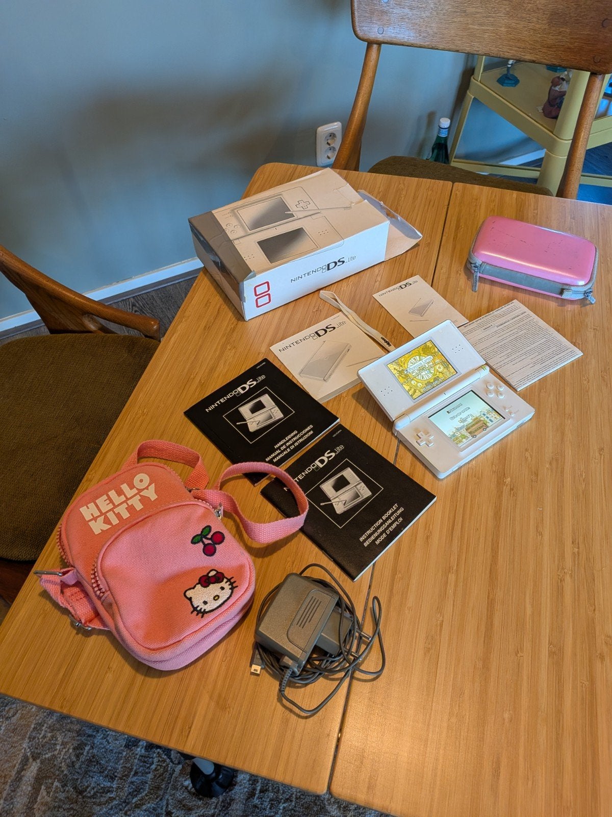 Nintendo DS Lite Wit – Compleet in doos + Professor Layton, Spelcomputers en Games, Spelcomputers | Nintendo DS, Ophalen, Gebruikt