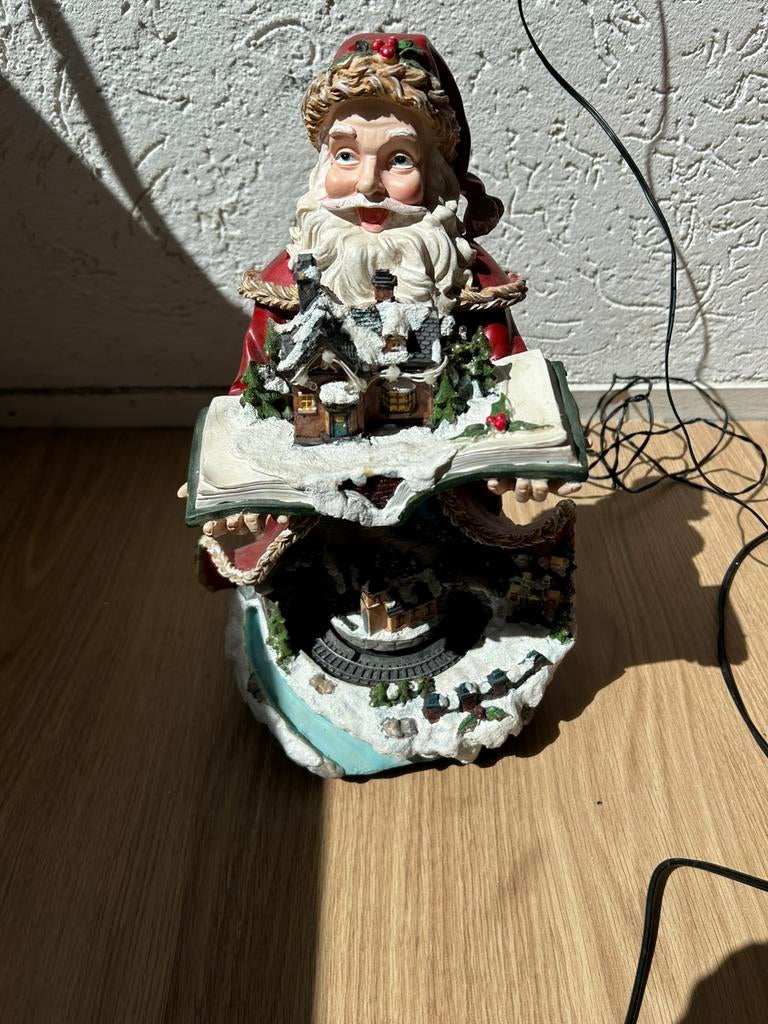 Kerstman met rijdend treintje en muziek., Ophalen, Zo goed als nieuw