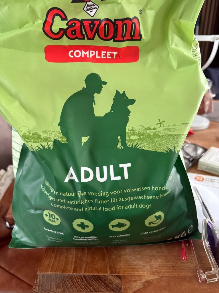 Hondenvoer brokken, Ophalen, Hond