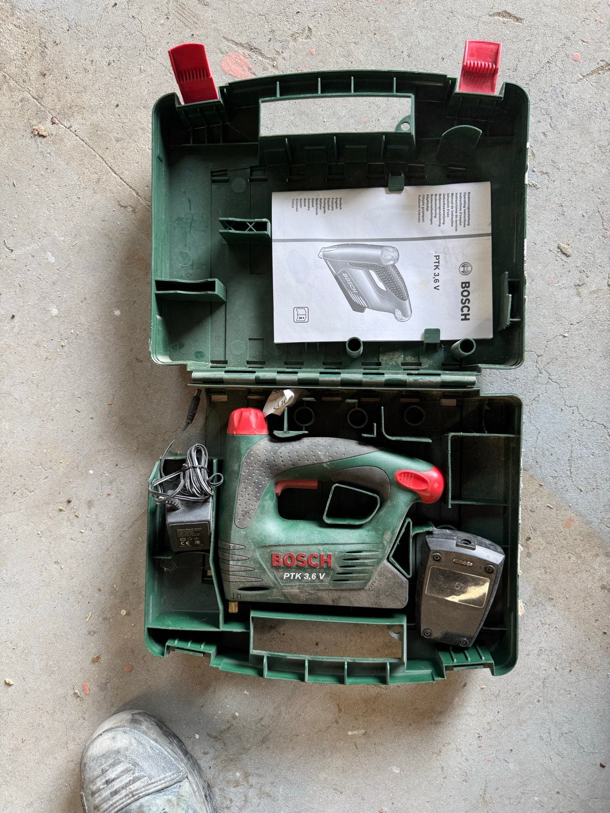Bosch PTK 3,6 V Nietjes tacker met koffer en lader, Ophalen of Verzenden, Gebruikt