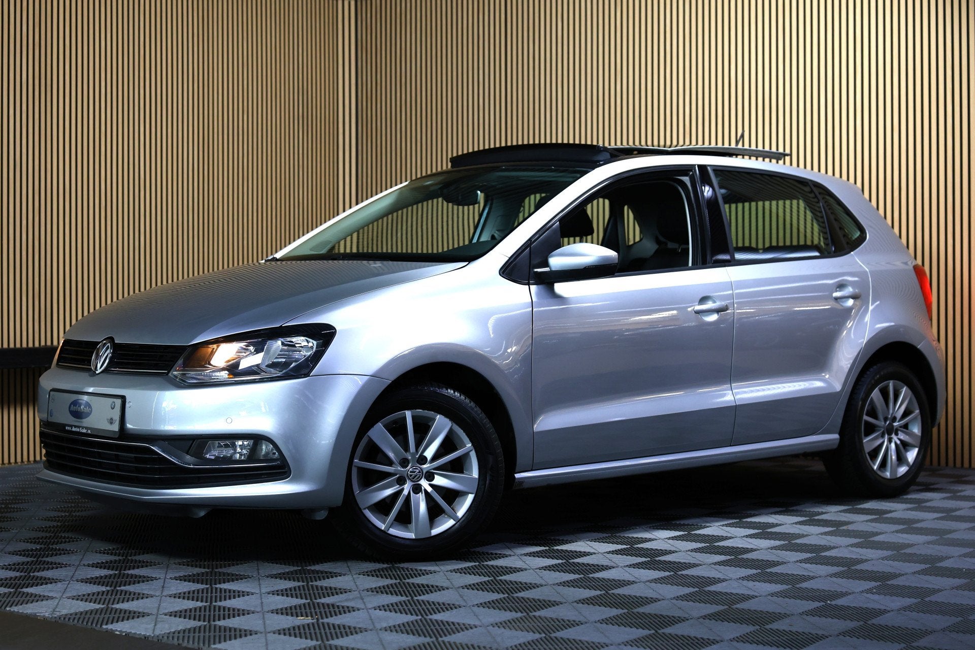 Volkswagen Polo 1.2 TSI Highline DSG PANO CLIMA PDC AUX/CD/S, Stof, Gebruikt, 4 cilinders, Origineel Nederlands