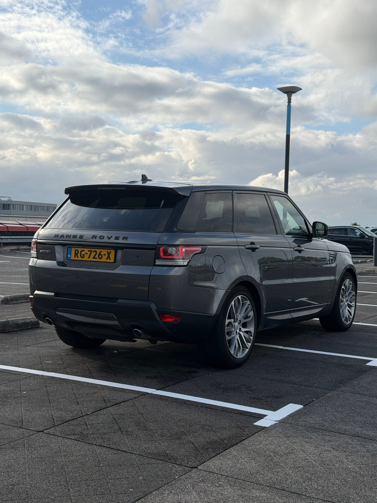 Land Rover Range Rover Sport 3.0 SDV6 | 306 PK | 2e eigenaar, Auto's, Dealer onderhouden, Zwart, 2993 cc, 14 km/l