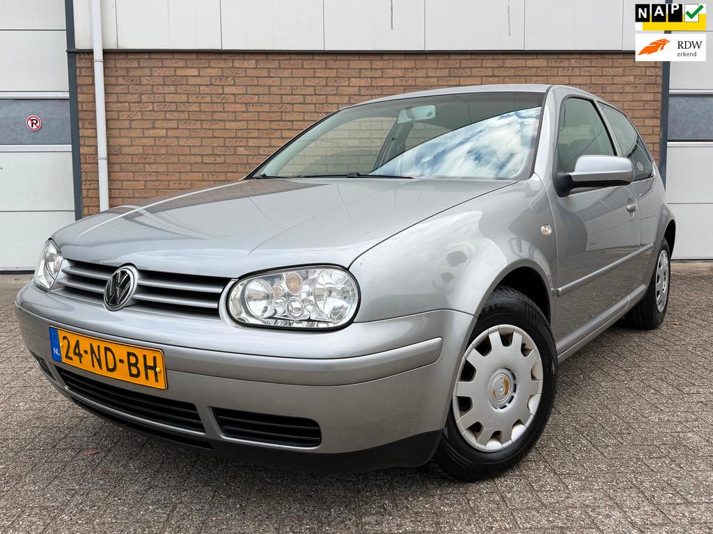 Volkswagen Golf 1.6-16V AIRCO/CRUISE/NIEUWE APK !, Voorwielaandrijving, Gebruikt, 4 cilinders, 49 €/maand