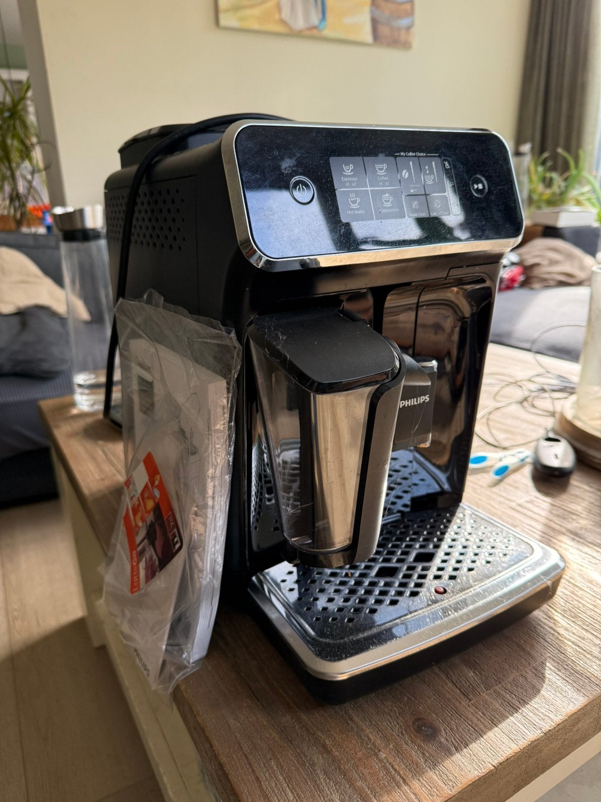 Philips latte go 2231/40, Witgoed en Apparatuur, Koffiezetapparaten, Ophalen, Afneembaar waterreservoir, Gebruikt, Koffiemachine