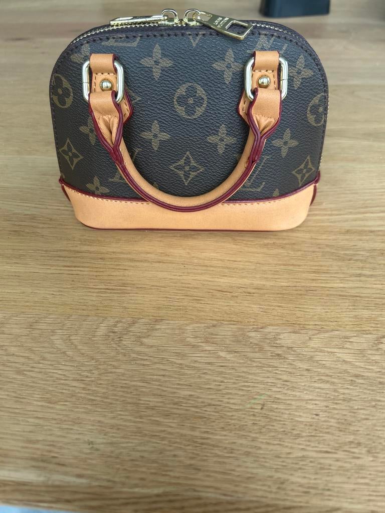 Louis Vuitton Alma BB Monogram Handtas, Sieraden, Tassen en Uiterlijk, Tassen | Damestassen, Ophalen of Verzenden, Zo goed als nieuw