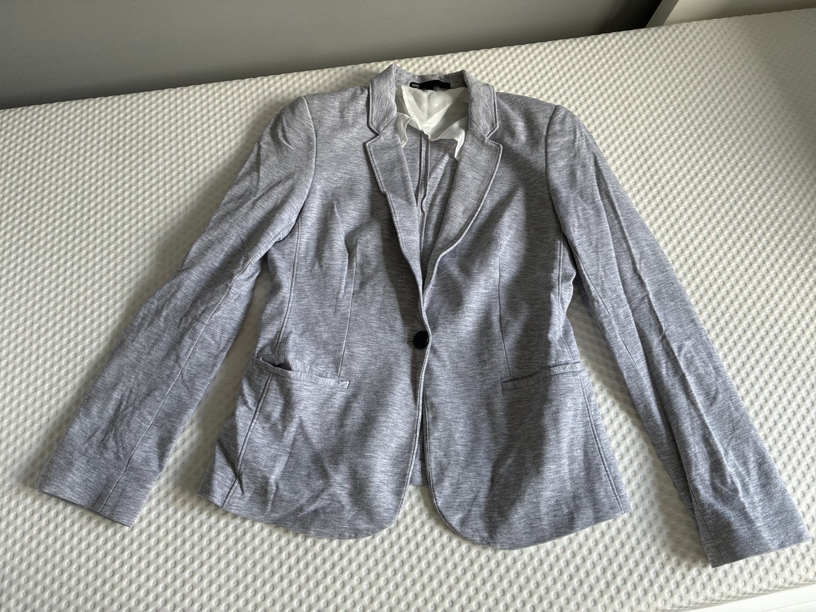 WE grijs jasje maat M, Kleding | Dames, Maat 38/40 (M), Ophalen of Verzenden, Jasje, Grijs