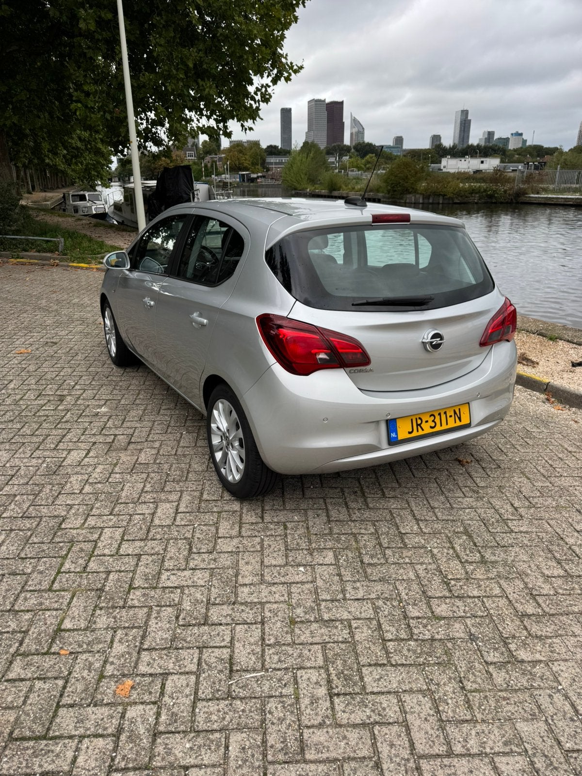 Foto 10 van Opel Corsa 1.4 66KW/90PK 5D 2016 Grijs