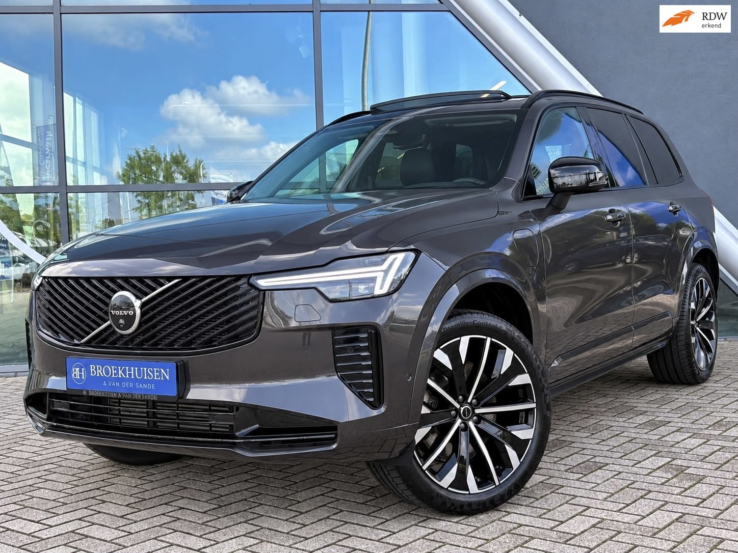 Volvo XC90 2.0 T8 Plug-in hybrid AWD Ultra Dark 455pk Luchtv, Gebruikt, Zwart, 4 cilinders, 1969 cc