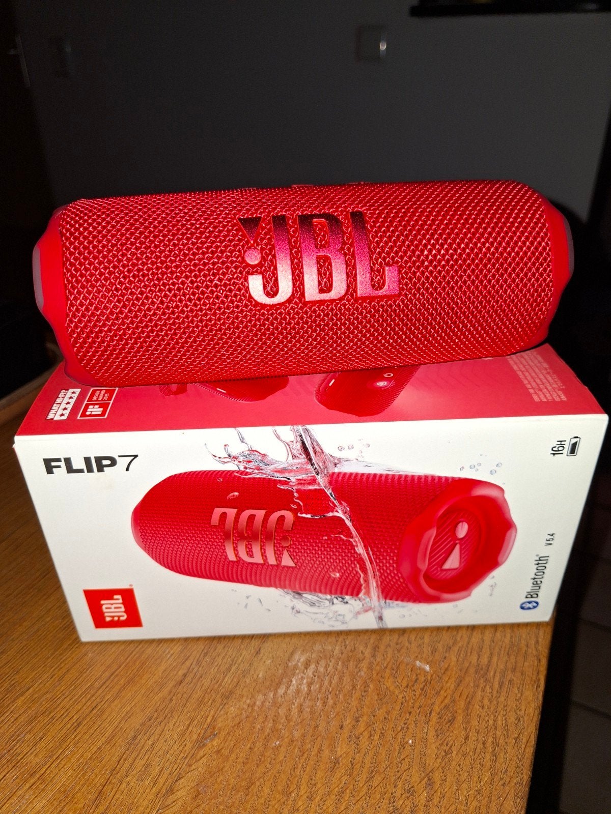 JBL Flip 7 Draagbare Bluetooth Speaker Rood, Bluetooth, JBL, Nieuw, Ophalen of Verzenden