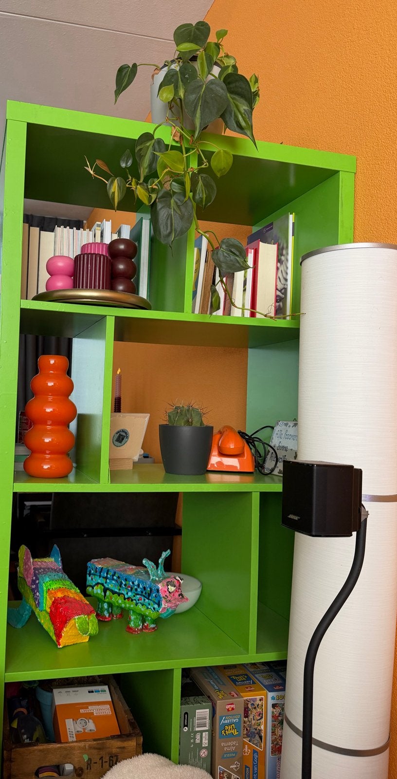 Opvallende Groene Boekenkast - Modern Design, Huis en Inrichting, Ophalen, Met plank(en), 50 tot 100 cm, Zo goed als nieuw