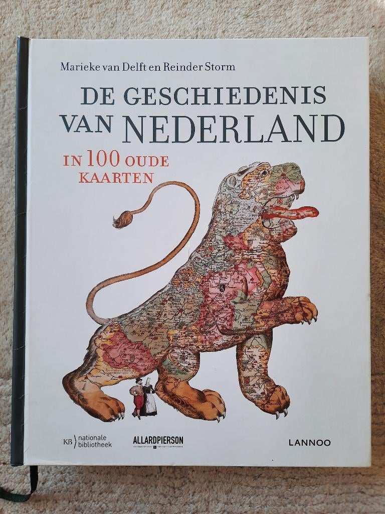 Geschiedenis van Nederland in 100 oude kaarten, Boeken, Ophalen of Verzenden, Zo goed als nieuw, Zie beschrijving