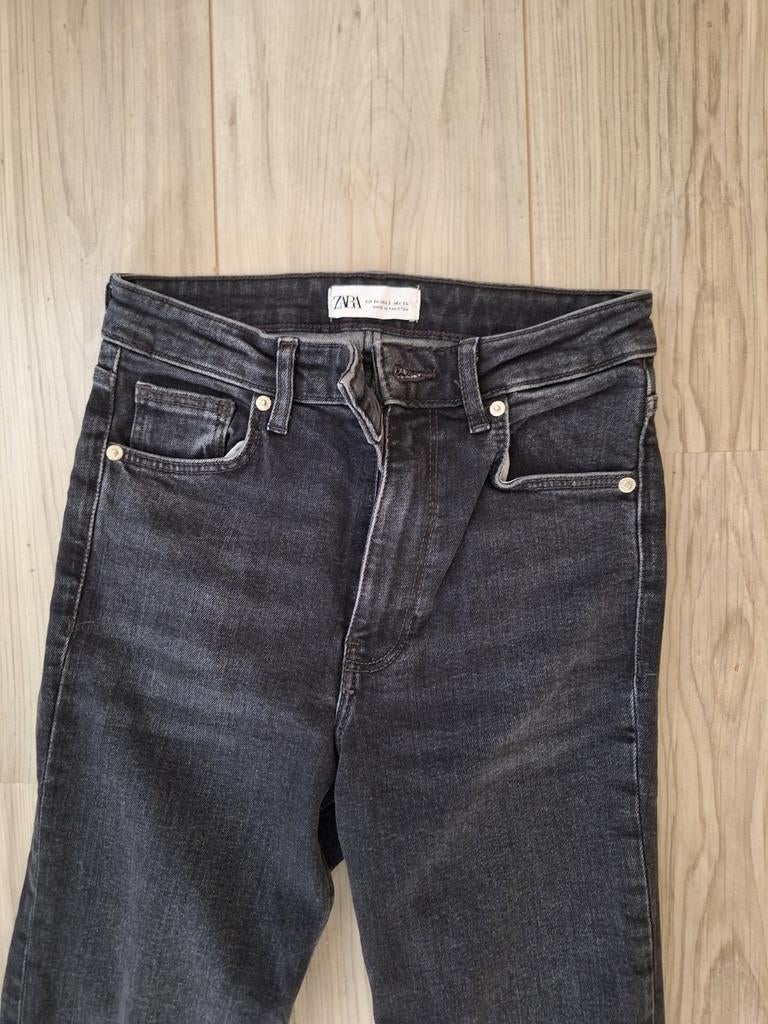 Zwarte Zara High Waist Jeans met Split - Maat 34 (XS), Ophalen of Verzenden, Zo goed als nieuw, W27 (confectie 34) of kleiner