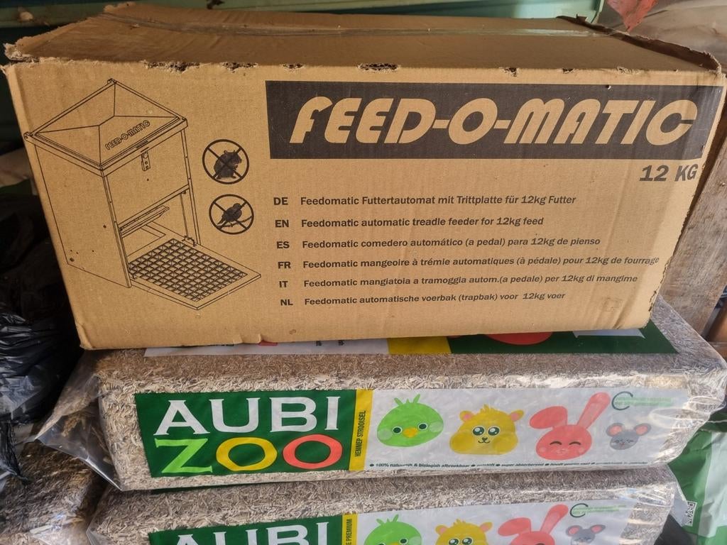 Feed o matic trapbak 12 kg nieuw, Ophalen, Nieuw, Drinken en Voederen