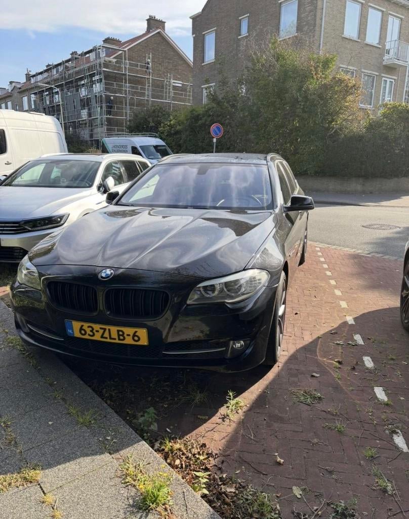 BMW 5-Serie 520i 184pk 2013 Zwart (gereviseerde motor), Auto's, 183 pk, Achterwielaandrijving, Beige, 4 cilinders