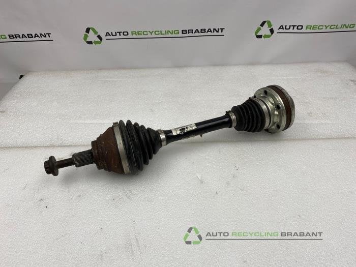 Aandrijfas links-voor van een Volkswagen Touran, Gebruikt, -, -, Ophalen of Verzenden