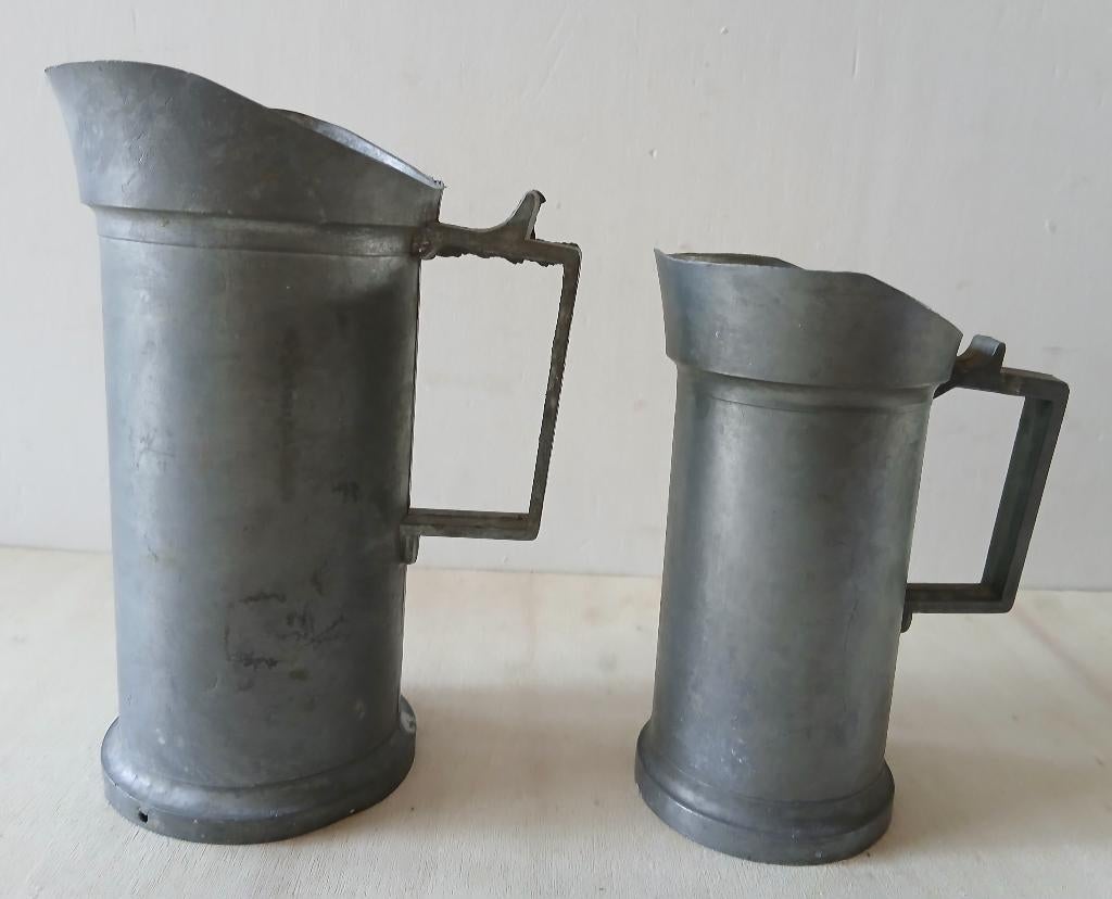 2 kannen / maatbekers 1/2 en 1 liter, tin-metaallegering, Antiek en Kunst, Antiek | Tin, Ophalen of Verzenden
