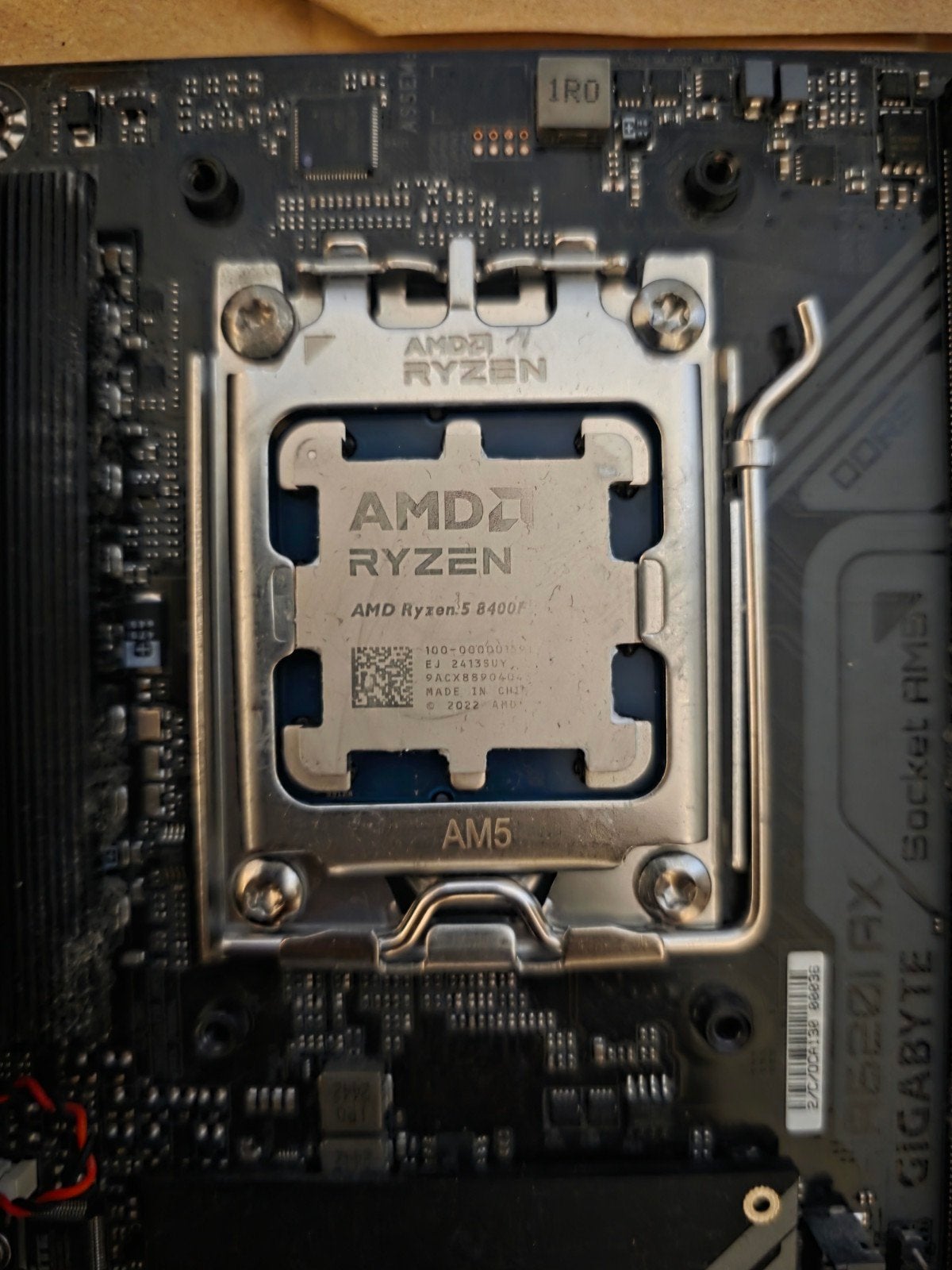 AMD Ryzen 5 8400F Processor - Zo goed als nieuw, Computers en Software, Processors, 6-core, AMD Ryzen 5 8400F, AM5, Info@ryzen.com