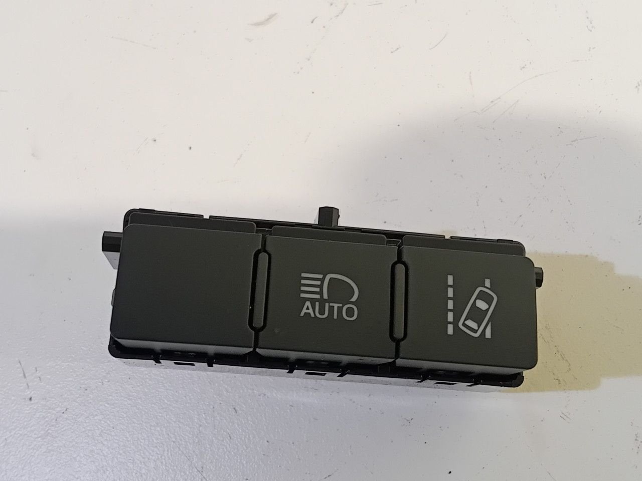 Schakelaar Toyota Prius, Auto-onderdelen, Onderdelen@venauto.nl, Van der Ven Autorecycling B.V., Gebruikt, Ettenseweg 76, 4706 PB Roosendaal, The Netherlands