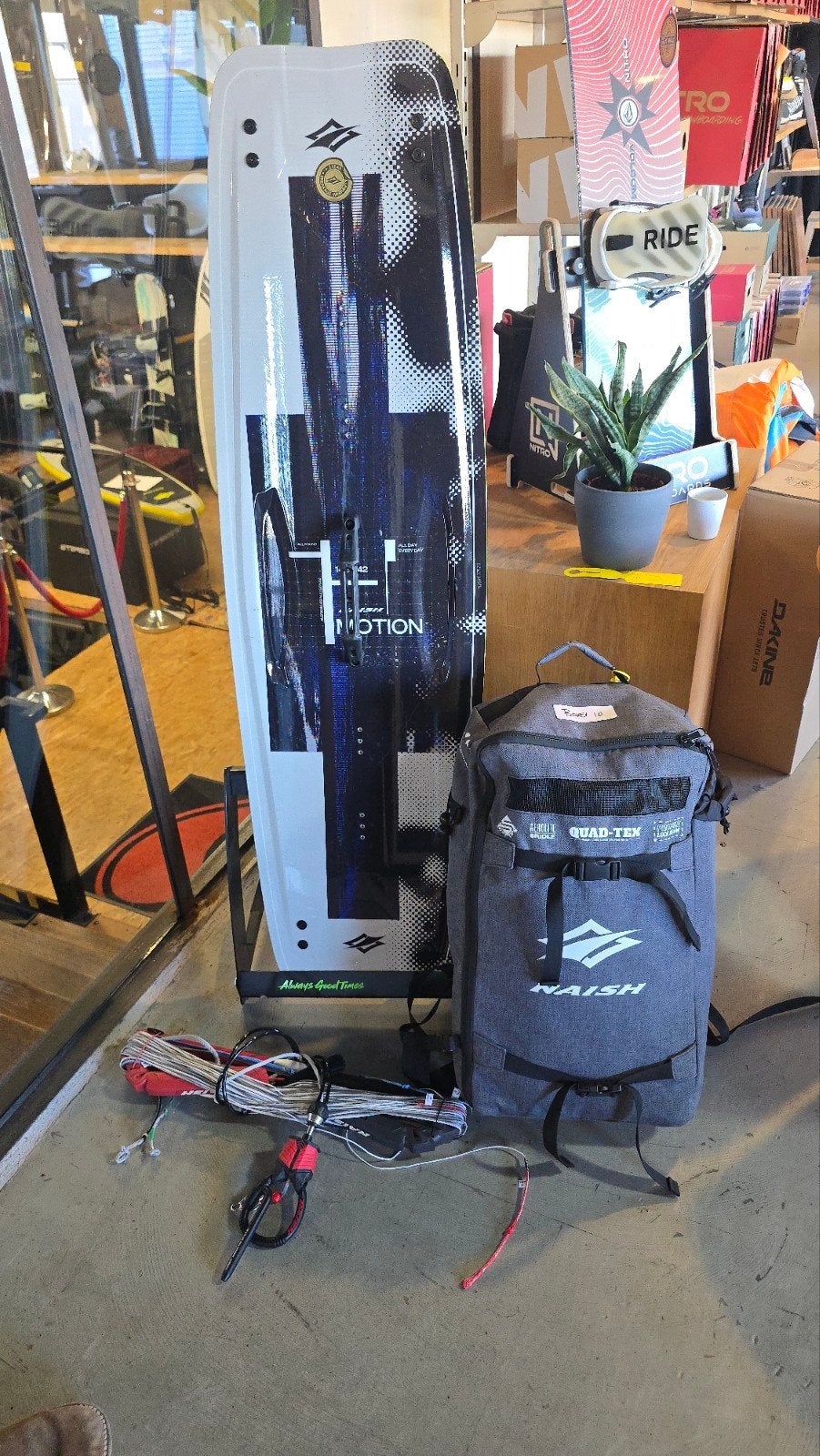 Twintip Naish kiteboards 2026, Ophalen of Verzenden, Zonnebank enkelzijdig, Minder dan 10 lampen