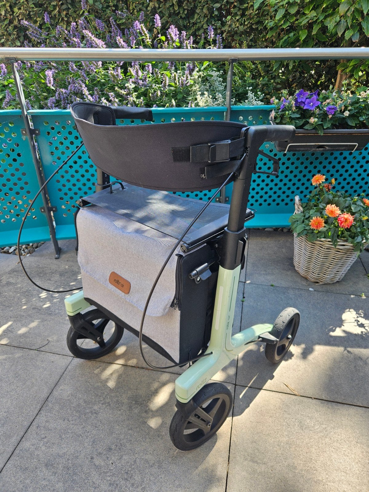 Rollz Air Carbon Rollator in de kleur Mint Green., Ophalen, Lichtgewicht, Zo goed als nieuw