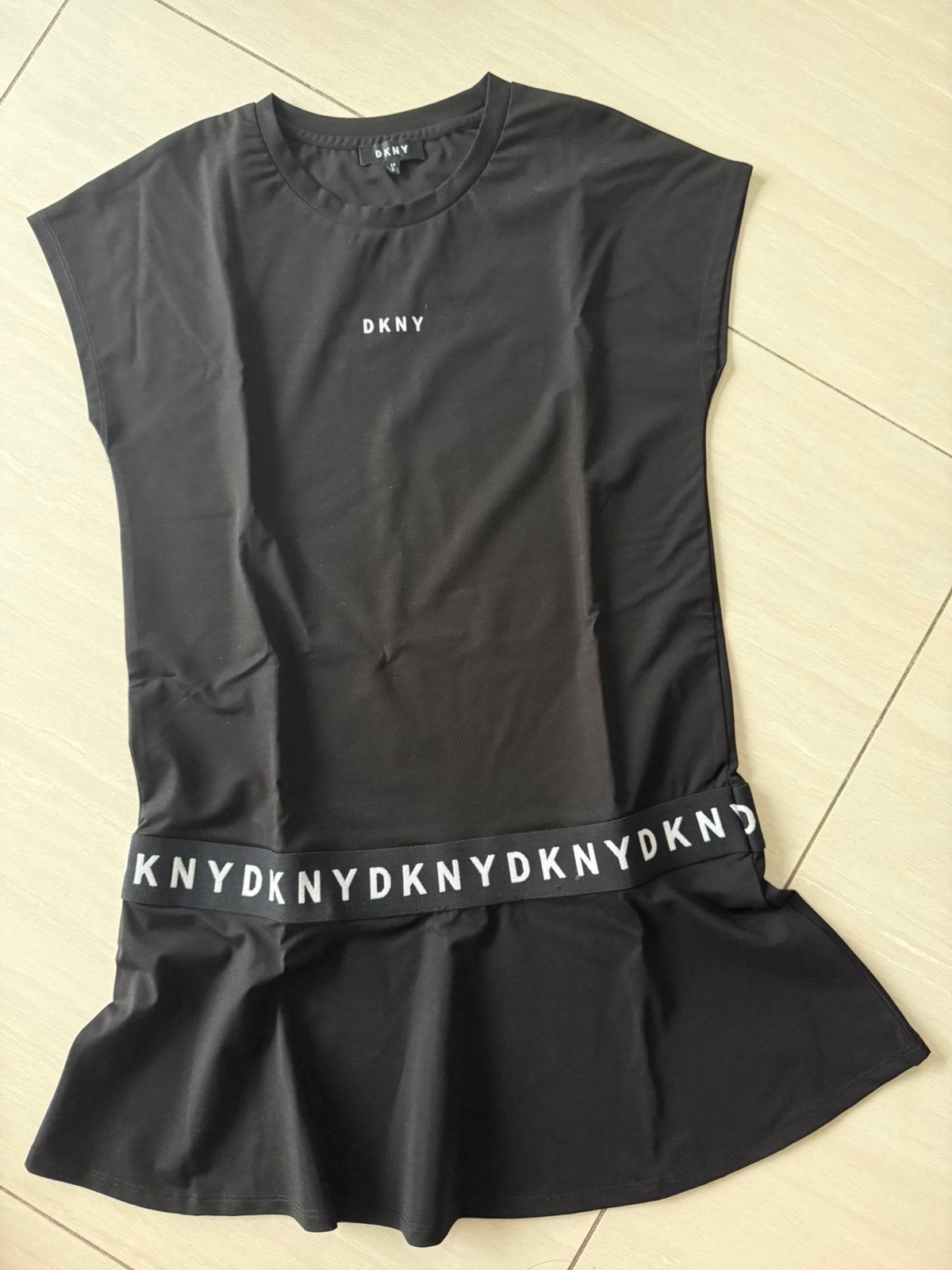 DKNY jurkje 14 jaar size 14, Ophalen of Verzenden, Nieuw, Meisje, Jurk of Rok