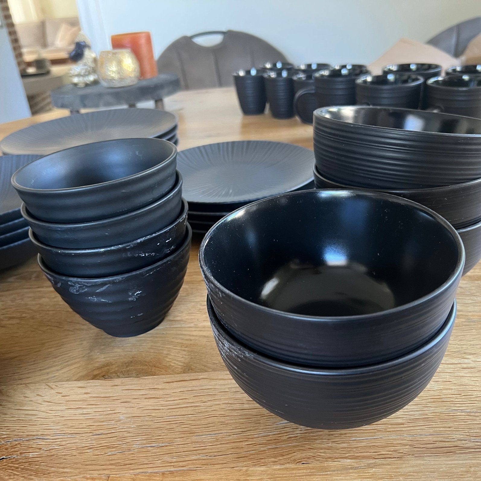 Zwart servies – uitgebreide set, Huis en Inrichting, Keuken | Servies, Ophalen, Gebruikt, Overige stijlen