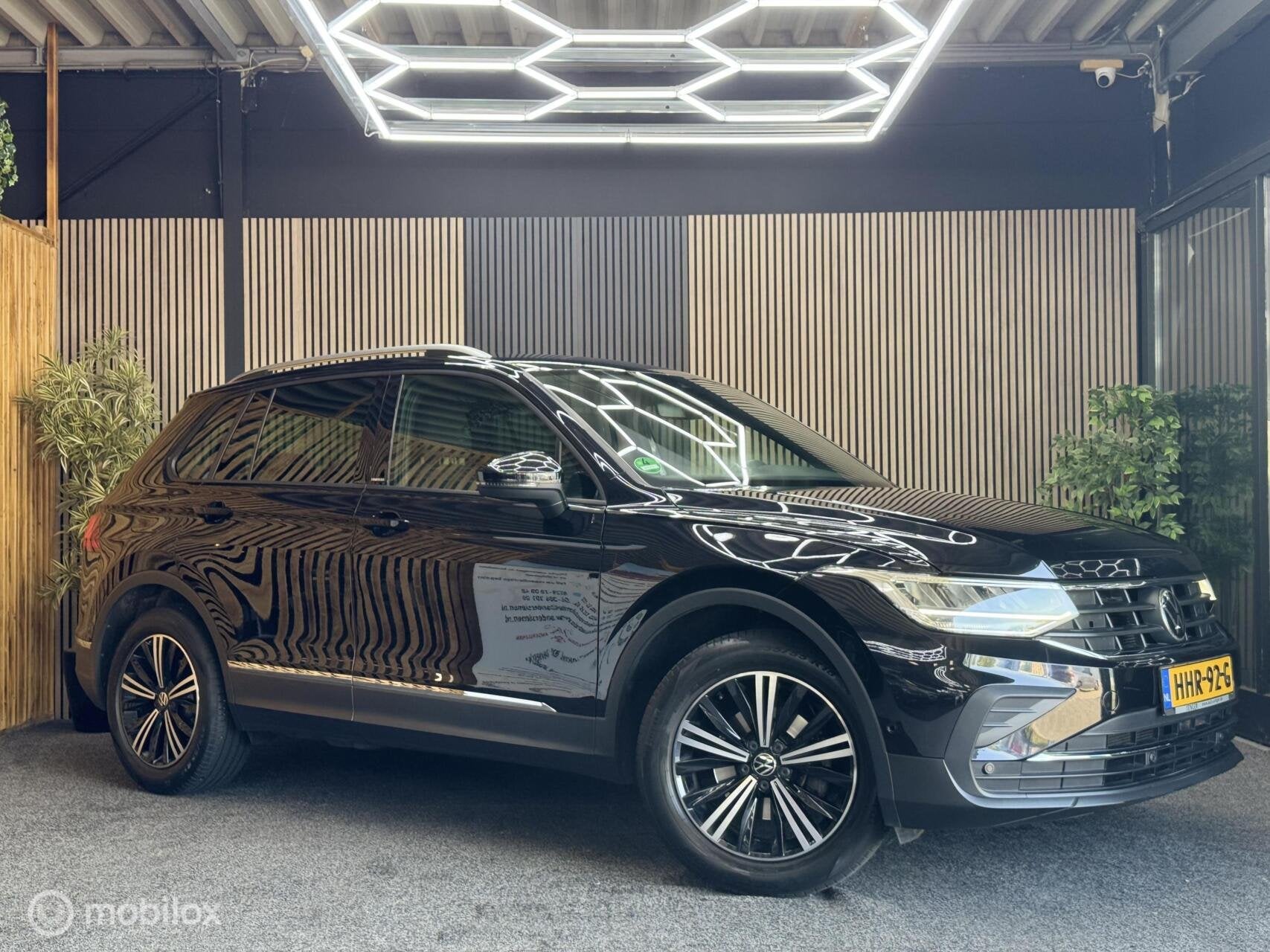 Volkswagen Tiguan 1.5 TSI |Led|Cam|Pdc|Navi|Sfeerverlichting, Auto's, 1441 kg, Stof, 4 cilinders, 150 pk