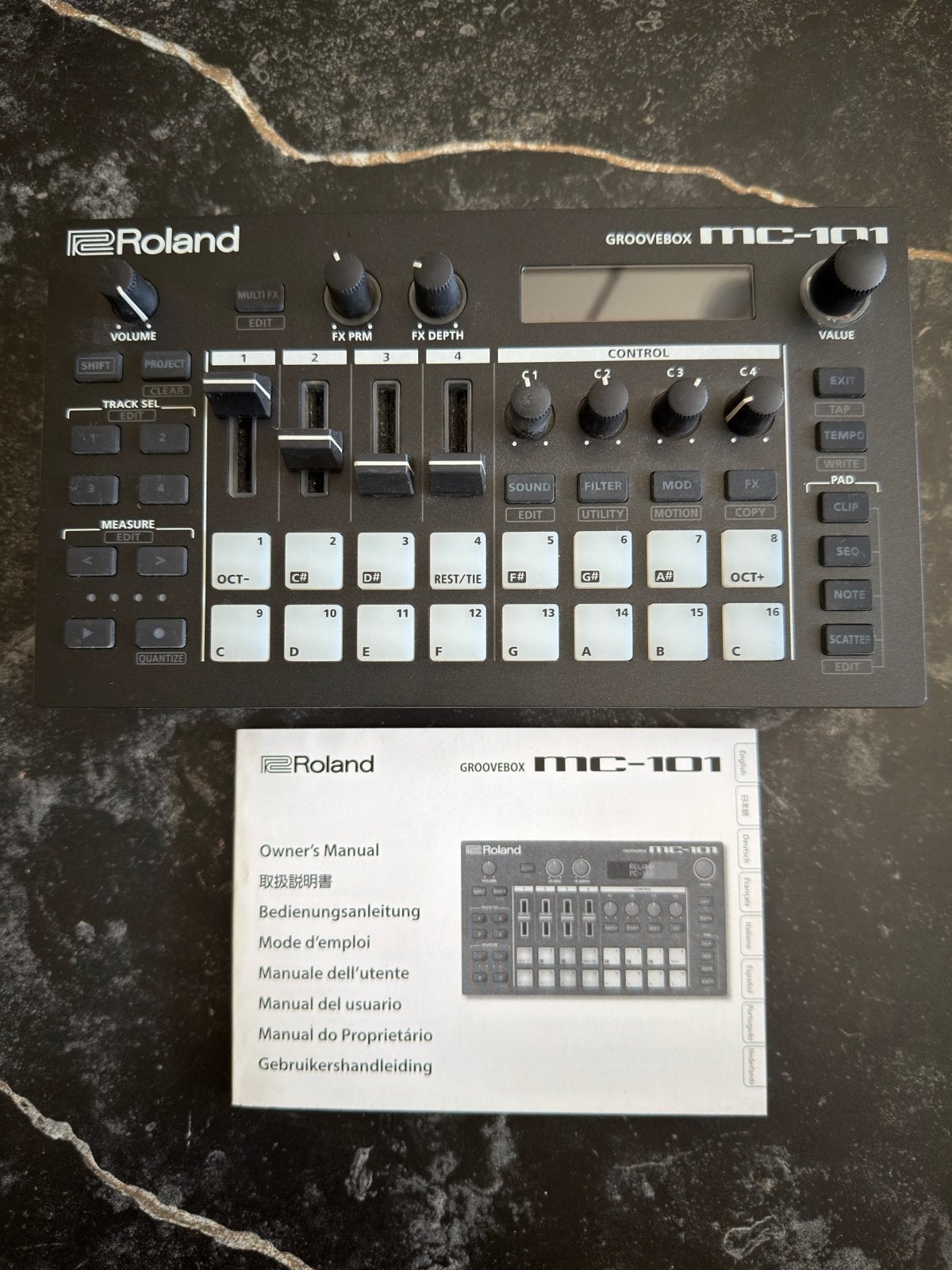 Roland MC-101 Groovebox - Zo goed als nieuw, Roland, Zo goed als nieuw, Met midi-aansluiting, Overige aantallen