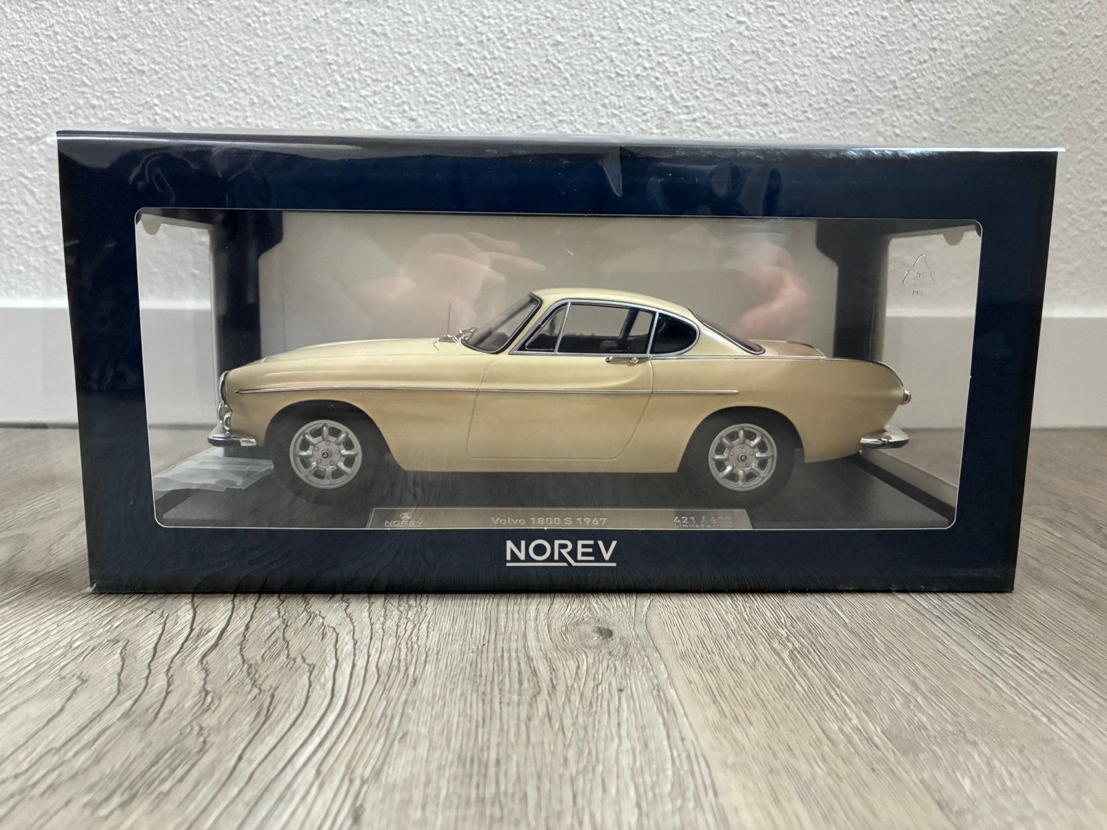 Volvo P1800 S - Norev 1:18, Hobby en Vrije tijd, Modelauto's | 1:18, Ophalen of Verzenden, Nieuw, Norev